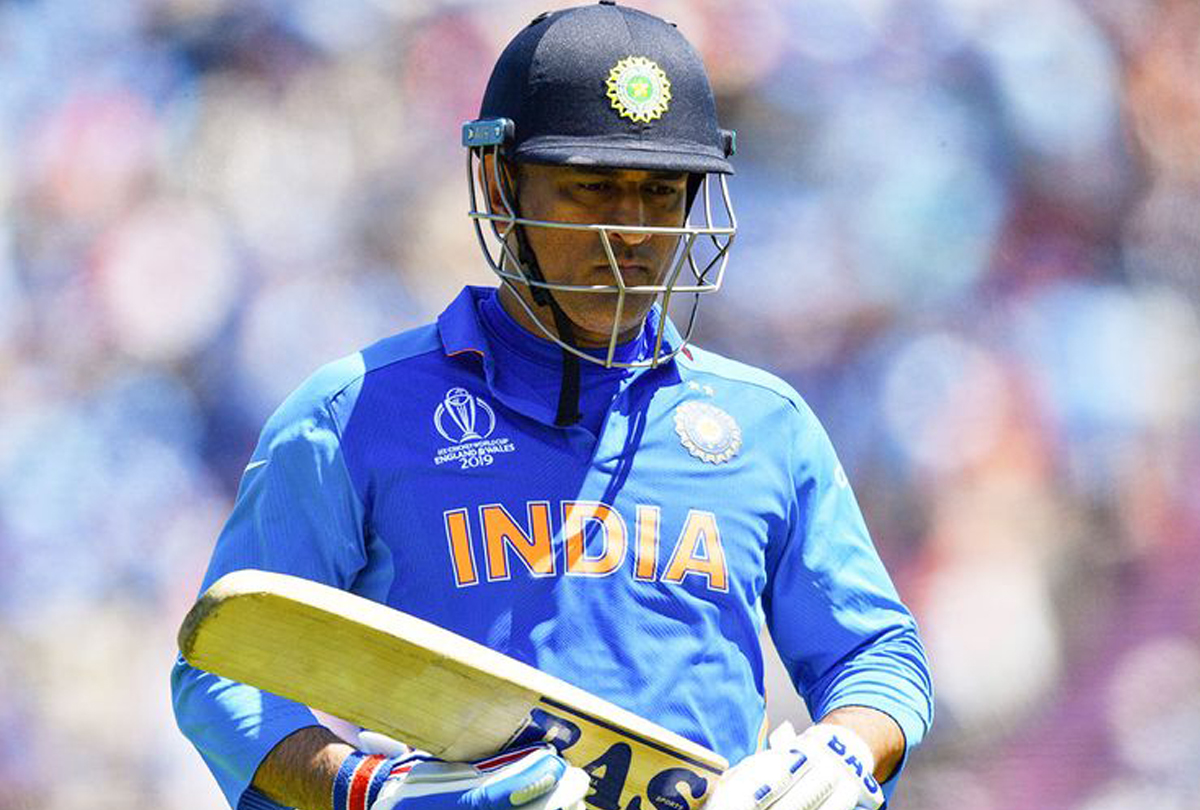 Will Dhoni be able to turn the clock as a batsman?