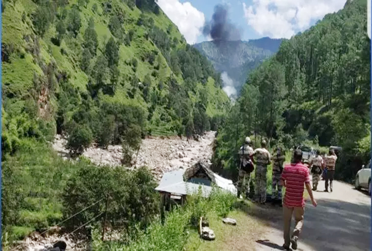 Uttarakhand floods: 3 dead after helicopter used for relief aid crashes in Uttarkashi