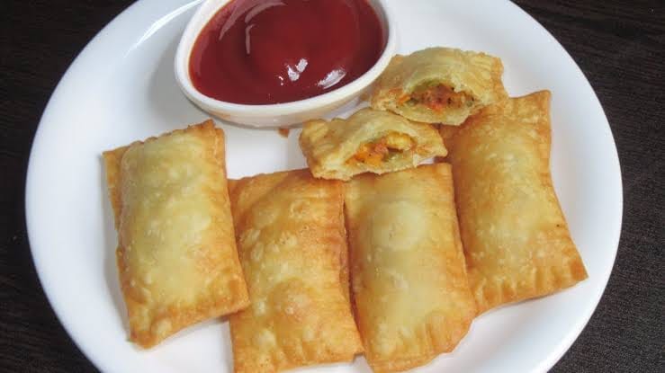Cheese vegetable pizza puff Recipe