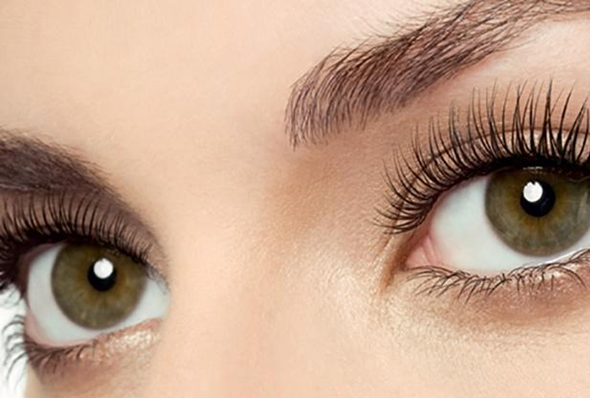 Here a very simple trick to curls your eyelash