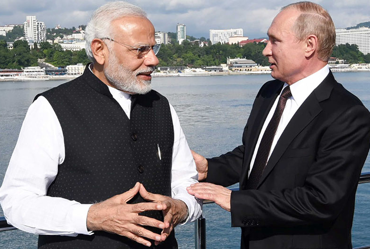 Prime Minister Modi visits Zvezda shipbuilding complex along with President Putin